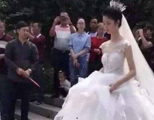 新娘吃瓜视频免费观看,揭秘婚礼现场趣味瞬间 第3张 新娘吃瓜视频免费观看,揭秘婚礼现场趣味瞬间 第3张